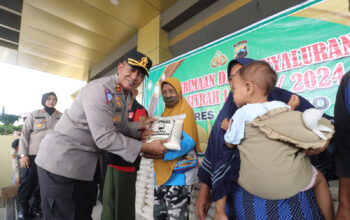 Polres Sukoharjo Salurkan Ratusan Paket Zakat Fitrah kepada yang Berhak