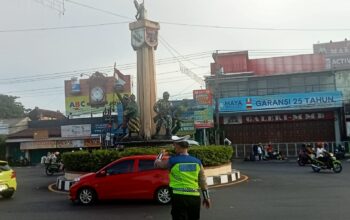 Menjelang Idul Fitri 1445 H, Puluhan Personel Strong Point Polres Sukoharjo Disiagakan Urai Kemacetan