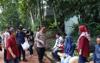 Di Libur Lebaran 2024, Kapolrestabes Bandung Monitoring Kawasan Bandung Zoo