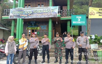 H+1 Lebaran Polsek Cisurupan Polres Garut Tingkatkan Pengamanan Di Sekitar Obyek Wisata TWA Gunung Papandayan