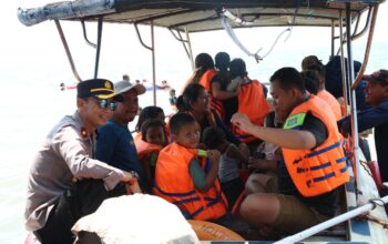 Ciptakan Keamanan Libur Lebaran 2024, Polres Kendal Patroli Obyek Wisata Pantai