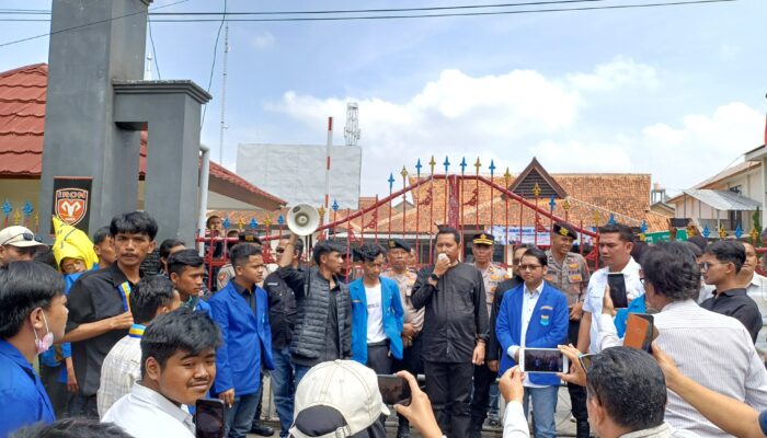 Polres Garut Kawal Aksi Unjuk Rasa PC PMII Cabang Garut