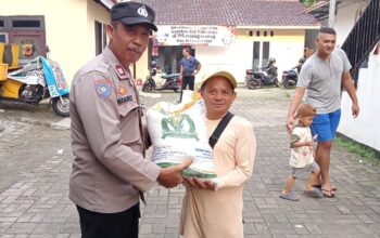 Kabid Humas Polda Jabar : Polisi Monitoring Pendistribusian Bantuan Pangan Berupa Beras