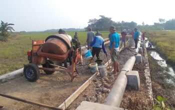 TMMD Kodim Grobogan Tancap Gas Kerjakan Sasaran Fisik Cor Jalan