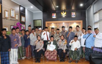 Kabid Humas Polda Jabar : Polisi Silaturahmi bersama Forkompincam Ciwaringin 