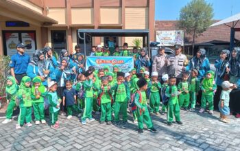 Intip Momen Puluhan Anak TK Muslimat NU Masithoh Kunjungi Polsek Kalinyamatan