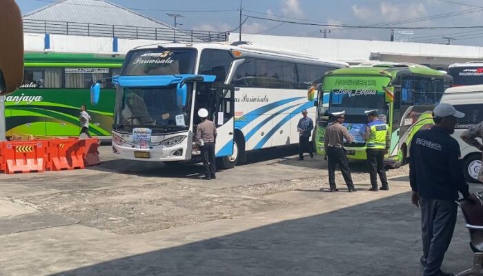 Puluhan Bus Diperiksa Personel Gabungan di Terminal Bawen 