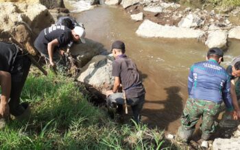 Satgas Citarum Sektor 2 Rutin Patroli dan Pembersihan Sungai DAS Citarum di Wilayah Subsektor 4 Desa Sukarame