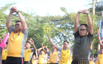 Sambut Hari Bhayangkara Ke-78, TNI-Polri Gelar Olahraga di Polres Demak
