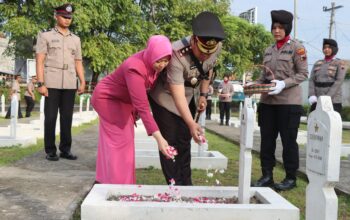 Ziarah Makam Pahlawan, Kapolres Demak : Kita Harus Melanjutkan Perjuangan Mereka