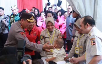 Bakti Kesehatan Hut Bhayangkara Ke-78 Kapolri Gelar Pelayanan Pengobatan Gigi, Kesehatan Disabilitas dan Vaksinasi Influenza/Polio di Karawang