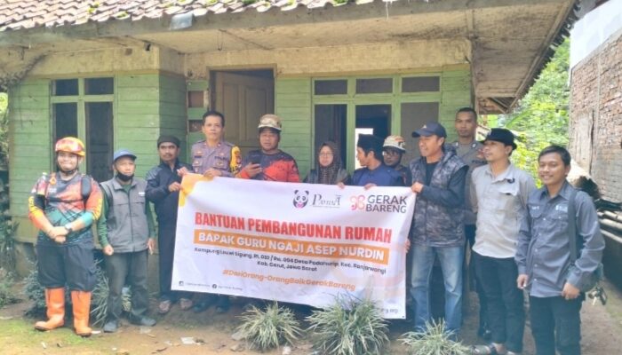 Bakti Sosial Bhayangkara Polsek Banjarwangi Bangun Rumah Harapan