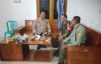 Babinsa Komsos Dengan Perangkat Desa, Bahas Keamanan dan Ketertiban Wilayah