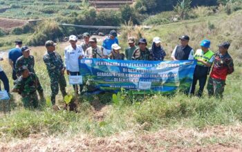 Sektor 2 Citarum Harum Bersama Apdesi, Kades Cikitu, PDAM dan Kecamatan Pacet Laksanakan Penanaman 3500 Pohon Sebagai Upaya Konservasi Tanah dan Air di sekitar DAS Citarum