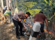 Ciptakan Lingkungan Yang Bersih, Kapolsek Palasah Berinisiatif Lakukan Gerakan Jumsih Jalur Cirebon – Bandung