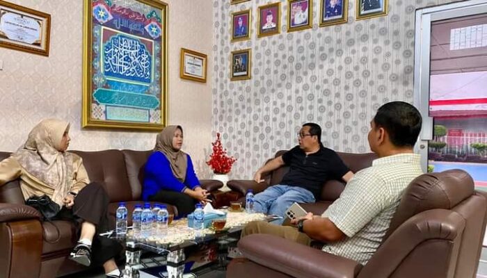 Anggota DPR RI Prana Putra Sohe dan Istri Beri Dukungan Moral kepada Novi, Janda 2 Anak yang Divonis 14 Bulan Penjara