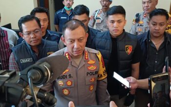 Polisi Gerebek Sebuah Rumah Yang Digunakan Sebagai Praktik Promosi Judi Online