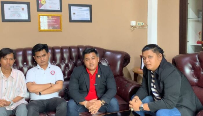 Tim Hukum Paslon 01 Laporkan Dugaan Money Politik Paslon 02 ke Bawaslu Lubuklinggau