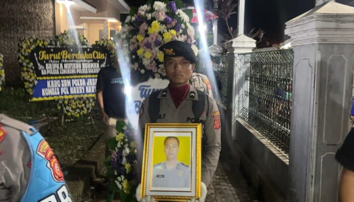 Gugur Setelah Bantu Evakuasi Korban Bencana Sukabumi, Bripka Miftahu Rochman Jadi Teladan