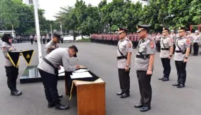 Jabatan Kasatlantas Polrestabes Bandung Diserahterimakan