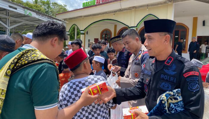 Maknai Jumat Berkah, Brimob Kalteng Hadirkan Kepedulian di Tengah Masyarakat Kalimantan Tengah
