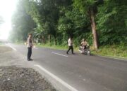 Aksi Sosial Polsek Banjaran Polres Majalengka Bagi Takjil Gratis Kepada Masyarakat Pengguna Jalan