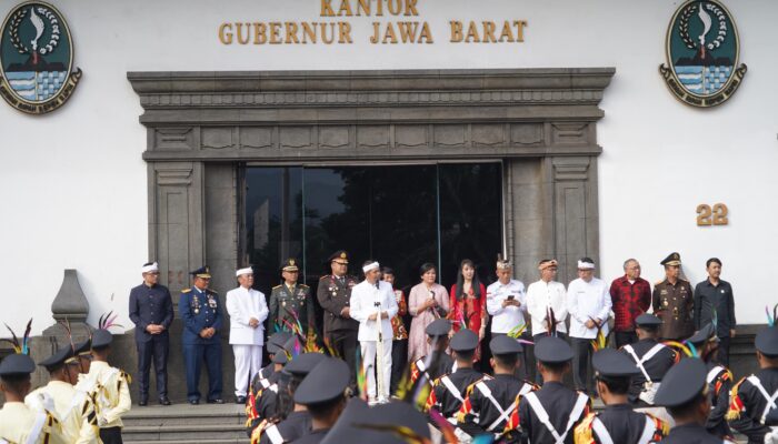Kasdam III/Slw Hadiri Upacara Peringatan Hari Kebangkitan Nasional Ke-117 di Gedung Sate