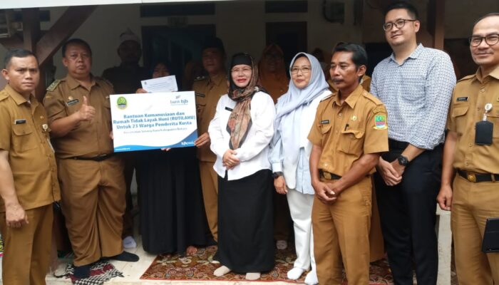 Penyerahan Bantuan Simbolis Program Gubernur Jabar KDM Bagi Penderita Kusta di Kabupaten Bekasi