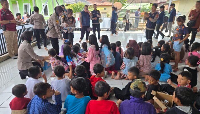 Pulihkan Trauma Psikologis Pasca Bencana, Tim Trauma Healing Polda Jabar Bantu Anak-anak Korban Longsor dan Banjir Bandang di Kabupaten Bandung Barat