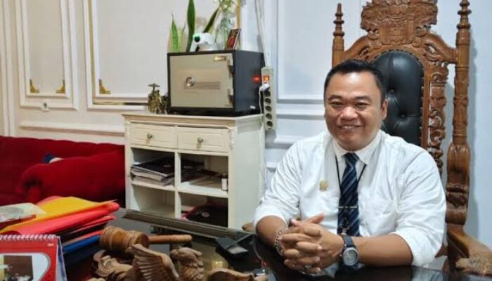 “Tak Takut Opini Publik! Advokat Sugiyono S.E., S.H., M.H Bela Tersangka Korupsi dan Gugat Malpraktik Dunia Estetika”