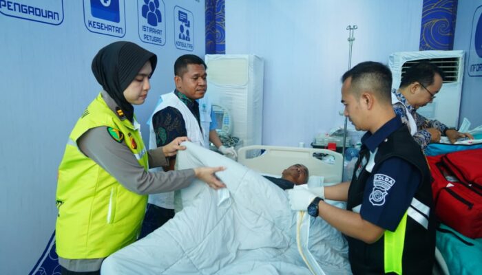 Polda Jabar Hadirkan Layanan Kesehatan di Tengah Aksi May Day Monas, Wujud Pelayanan Humanis Polri