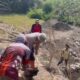 Hari ke 27 Tim SAR Sat Brimob Polda Jabar Tetap Semangat Bantu Pengecoran Pondasi Jembatan di Majalengka