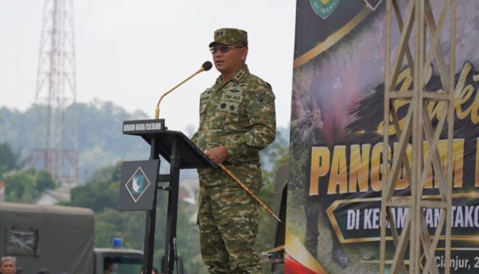 PANGDAM III/SILIWANGI TINJAU PERCEPATAN PEMBANGUNAN KDKMP DAN SALURKAN 3.000 PAKET SEMBAKO DI TAKOKAK, CIANJUR