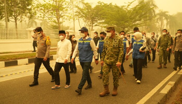 PANGDAM XXII/TAMBUN BUNGAI DAMPINGI MENKES RI CEK FASILITAS KESEHATAN DI PALANGKA RAYA