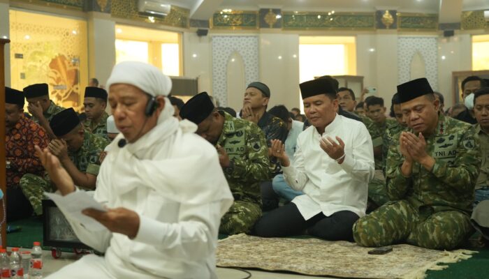 KODAM XXII/TB GELAR SHOLAT ISTISQA, PERKUAT DOA DAN KOMITMEN PENCEGAHAN KARHUTLA