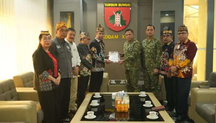 PANGDAM XXII/TAMBUN BUNGAI TERIMA AUDIENSI DAD KALTENG, RAJUT KEBERSAMAAN DALAM ETIKA DAN KEHORMATAN ADAT